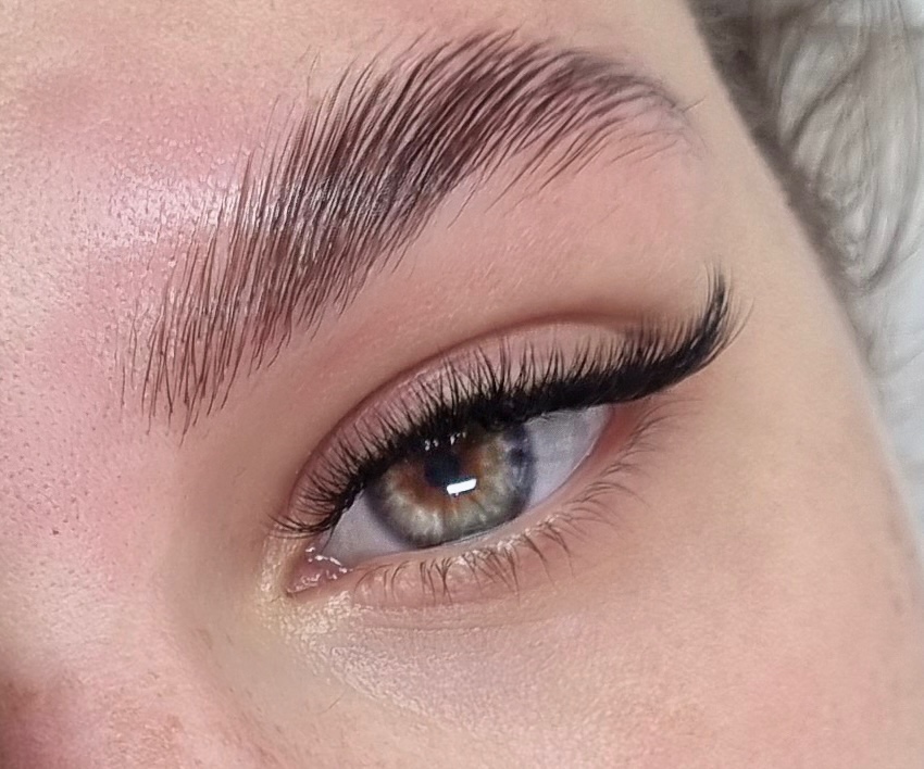Eyebrow Pro Styling